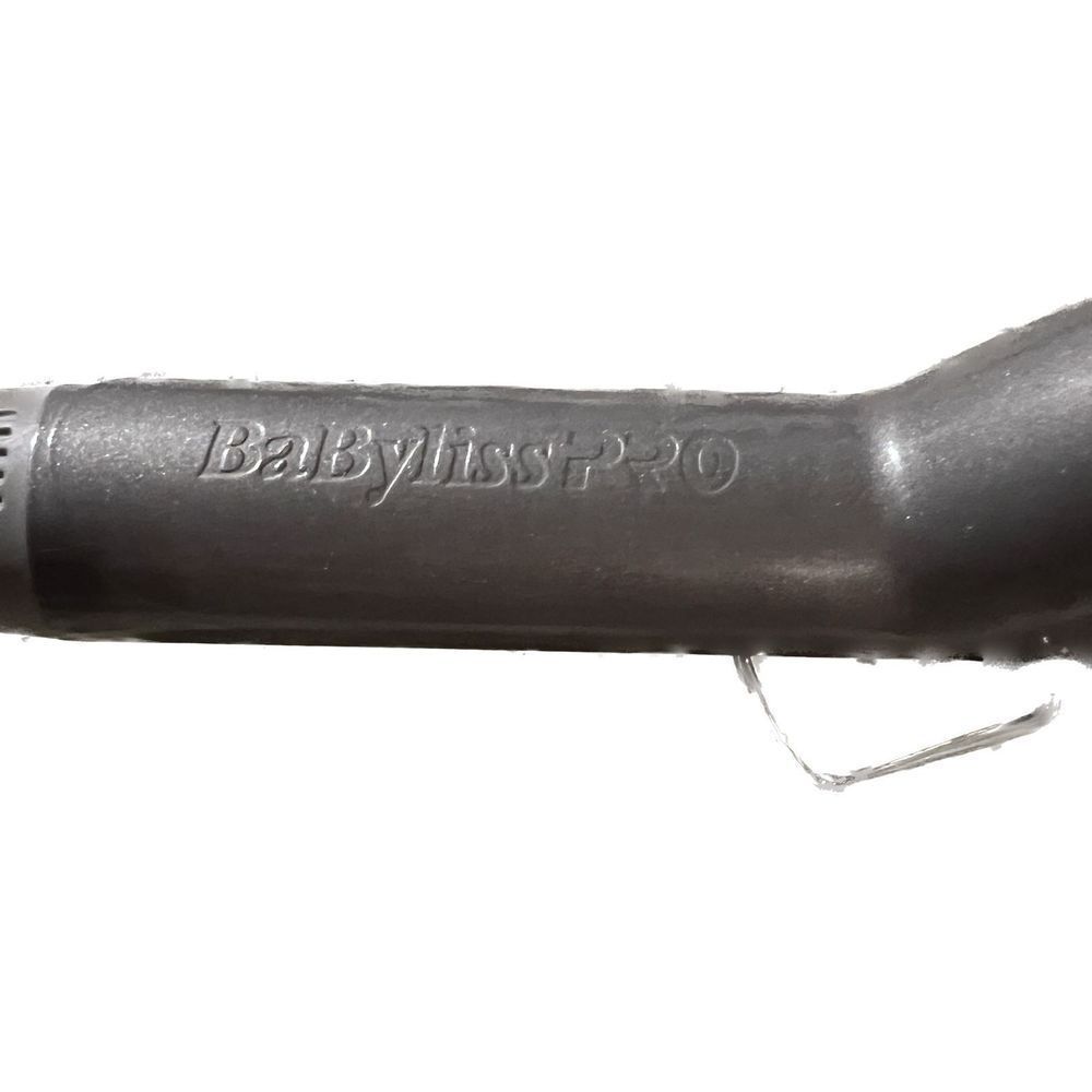 Babyliss Pro Curling Iron 1 1/2”- 2” Great condition - gently used.